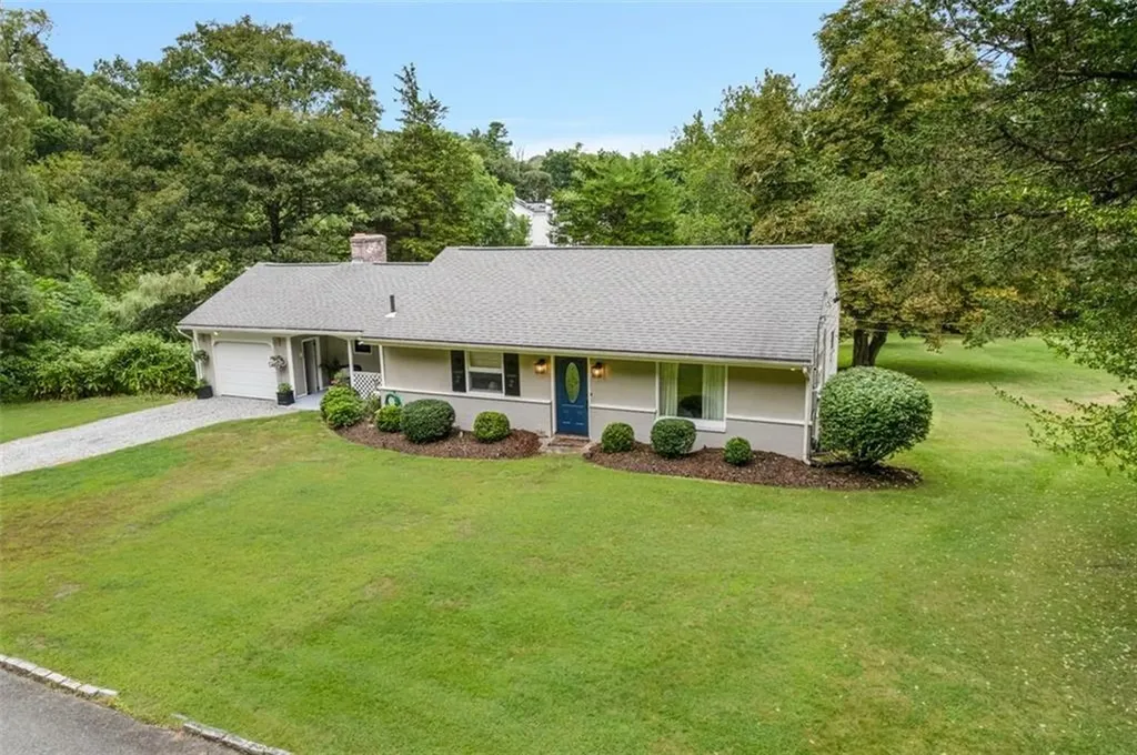 1906 Old Louisquisset Pike Lincoln RI 02865