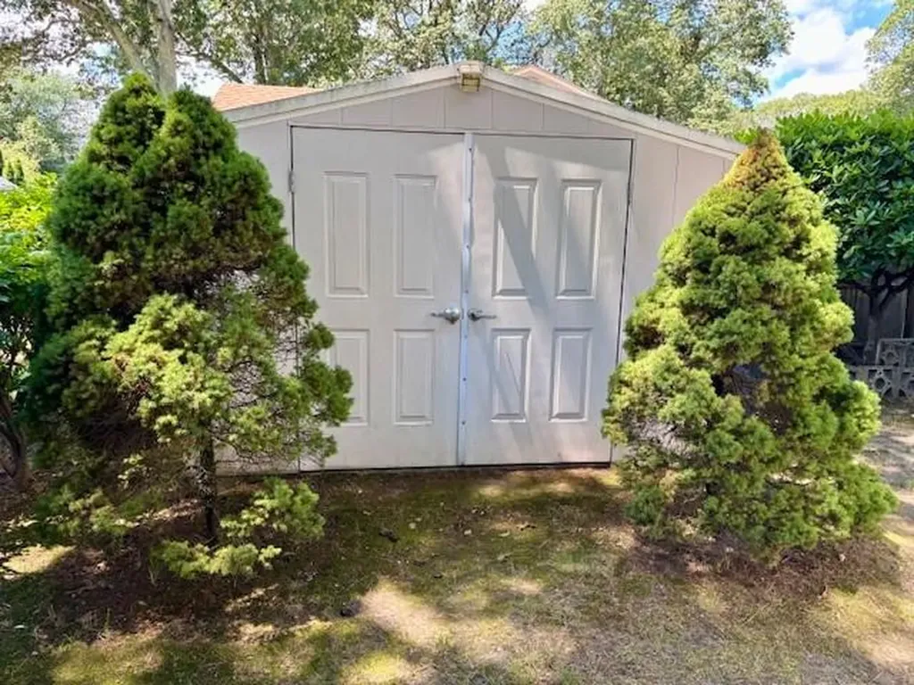 31 Twin Oak Drive Warwick RI 02889