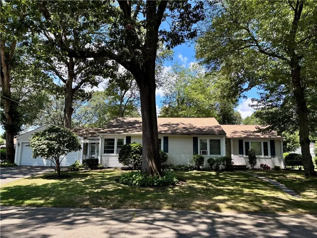 31 Twin Oak Drive Warwick RI 02889