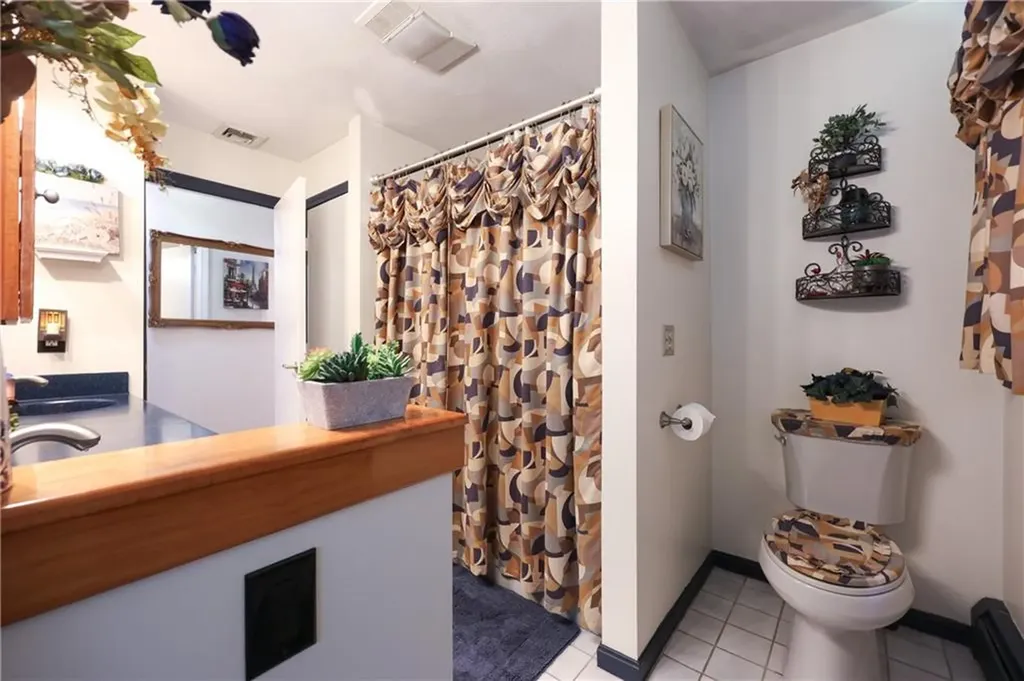 52 Urquhart Street Cranston RI 02920