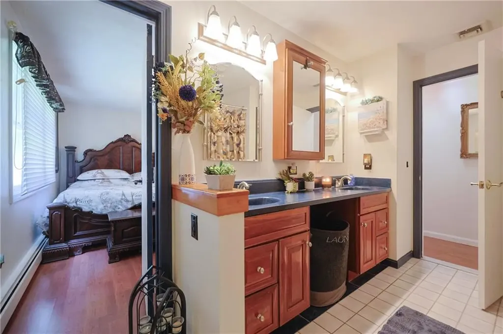 52 Urquhart Street Cranston RI 02920