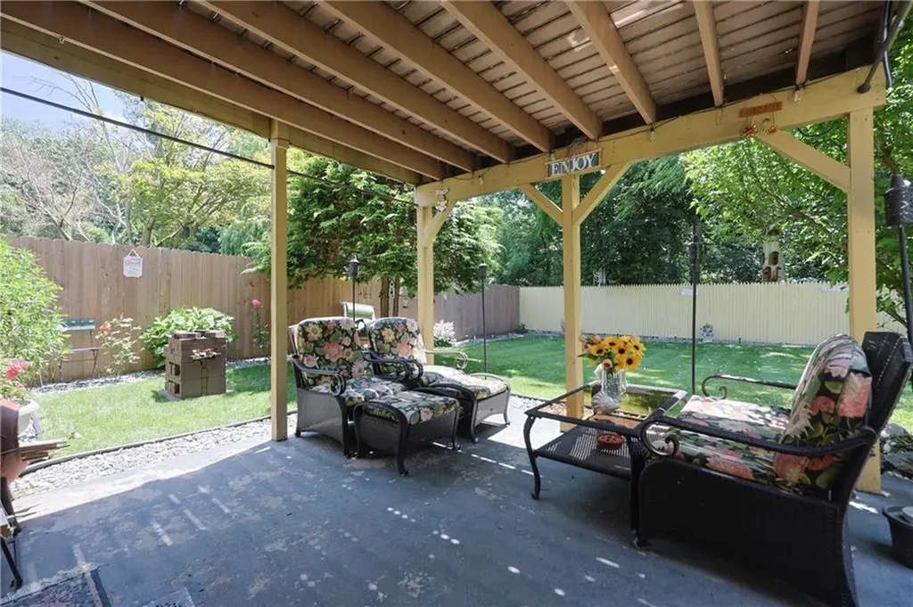 52 Urquhart Street Cranston RI 02920
