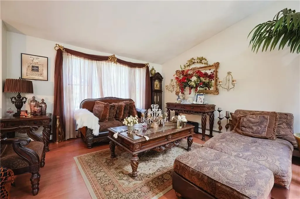 52 Urquhart Street Cranston RI 02920
