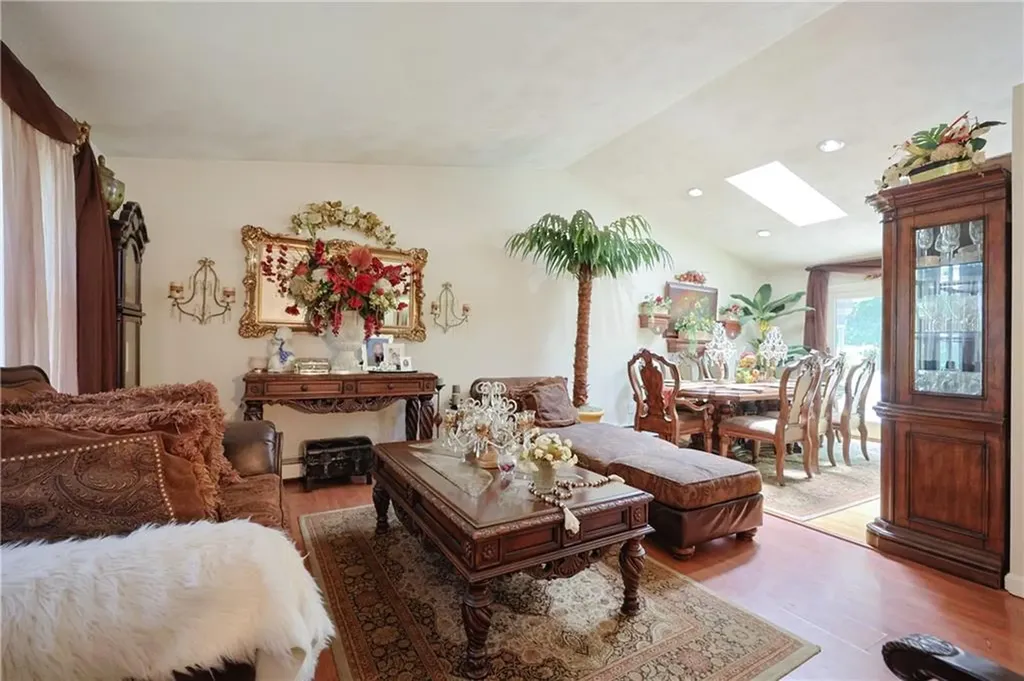 52 Urquhart Street Cranston RI 02920