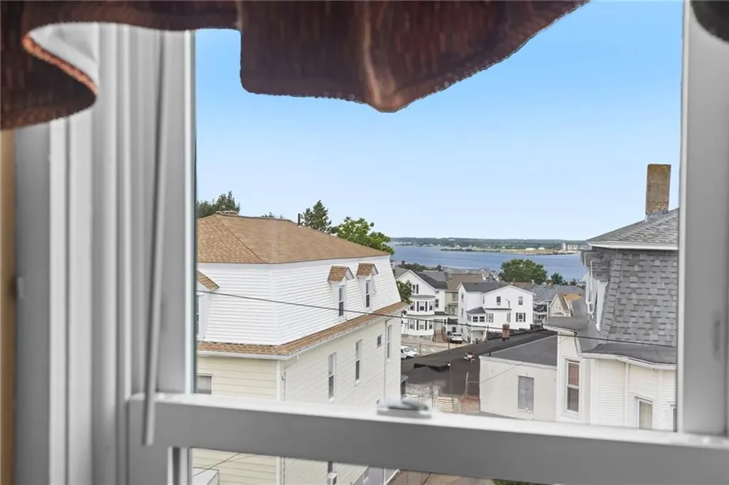48 Ridge Street Fall River MA 02721