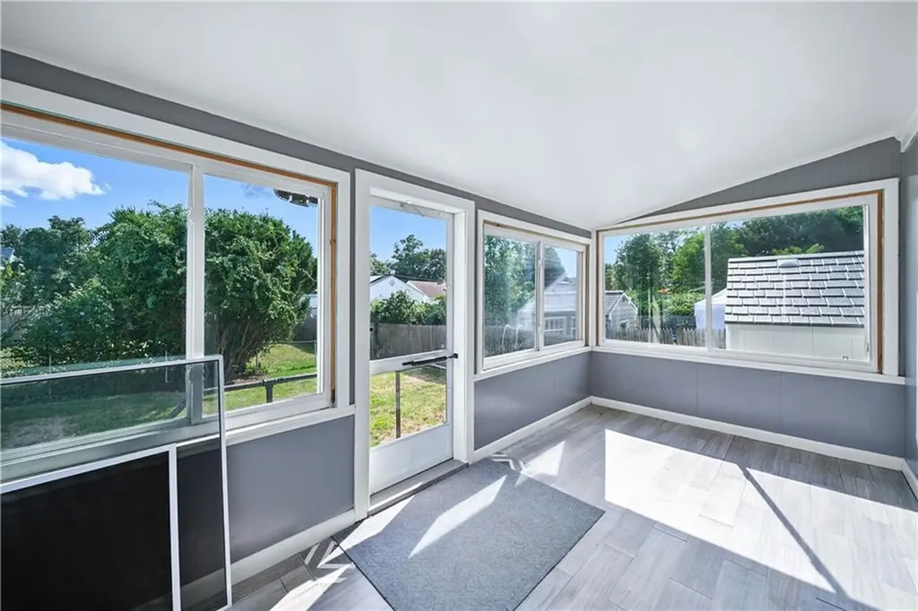 168 Rutherglen Avenue Providence RI 02907