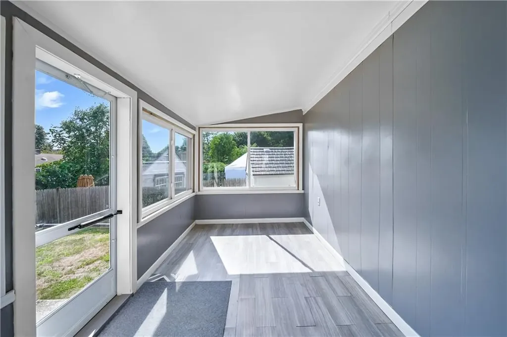 168 Rutherglen Avenue Providence RI 02907
