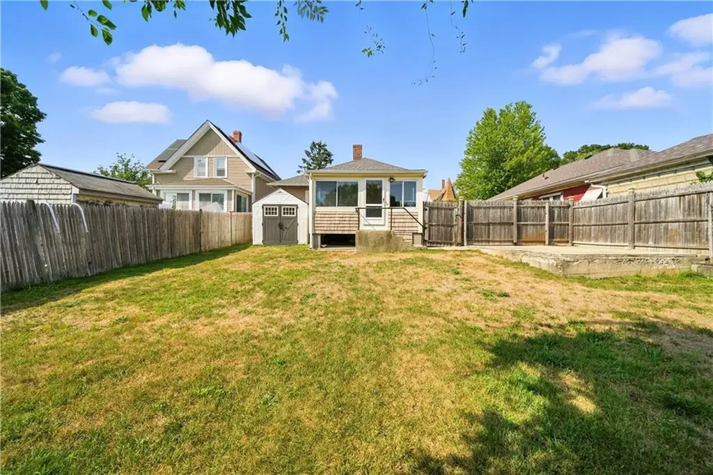 168 Rutherglen Avenue Providence RI 02907