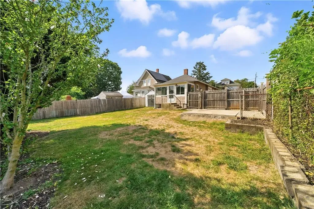 168 Rutherglen Avenue Providence RI 02907