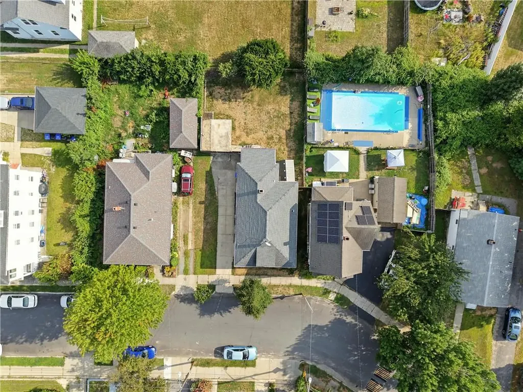 168 Rutherglen Avenue Providence RI 02907