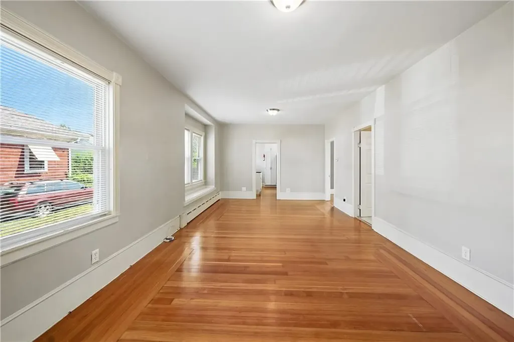 168 Rutherglen Avenue Providence RI 02907