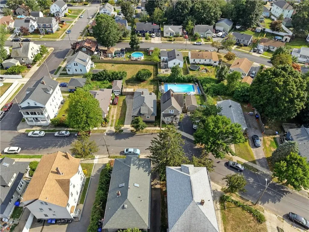 168 Rutherglen Avenue Providence RI 02907