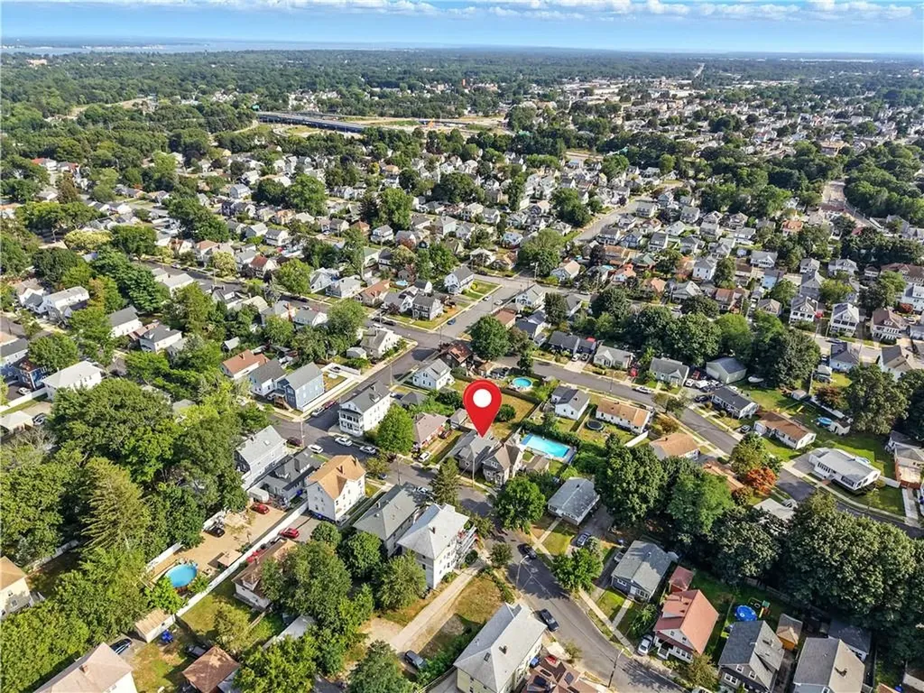 168 Rutherglen Avenue Providence RI 02907