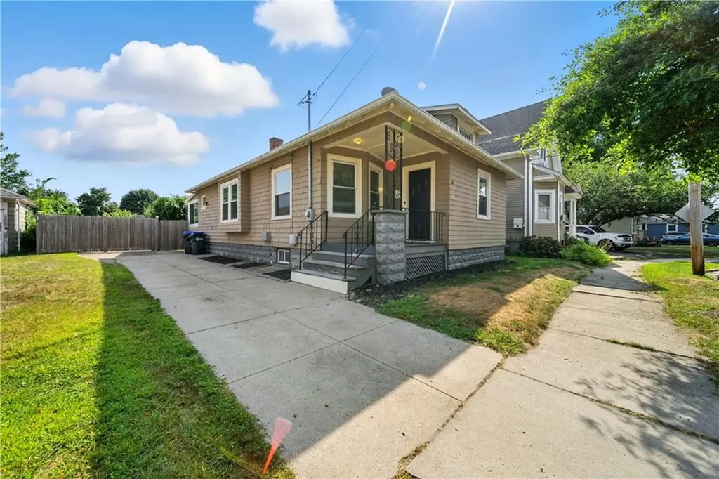 168 Rutherglen Avenue Providence RI 02907