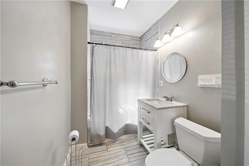 168 Rutherglen Avenue Providence RI 02907