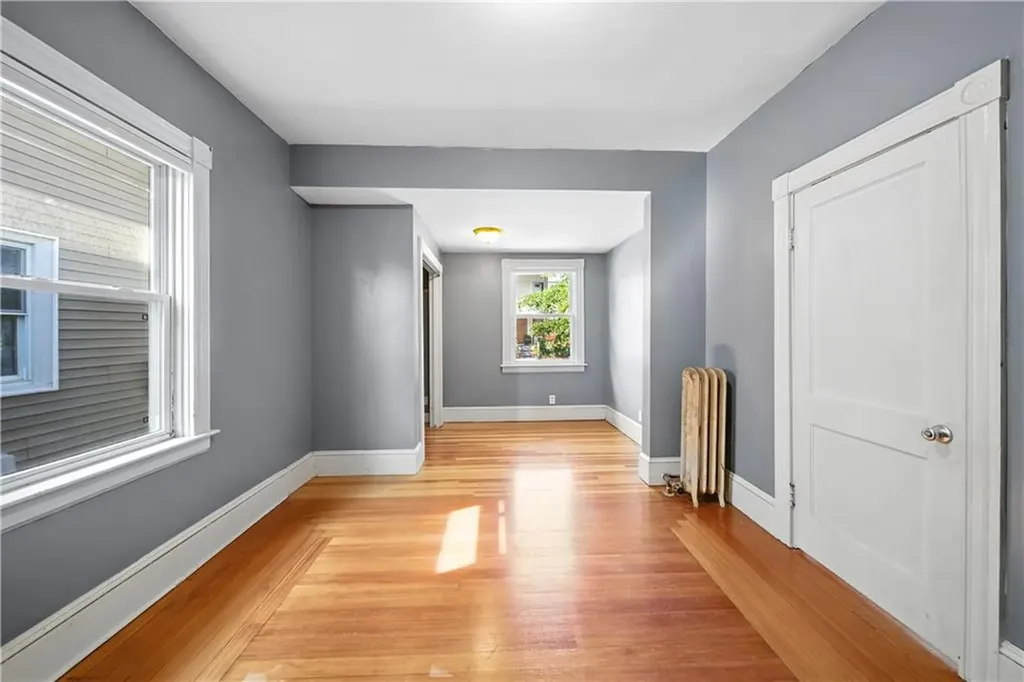168 Rutherglen Avenue Providence RI 02907