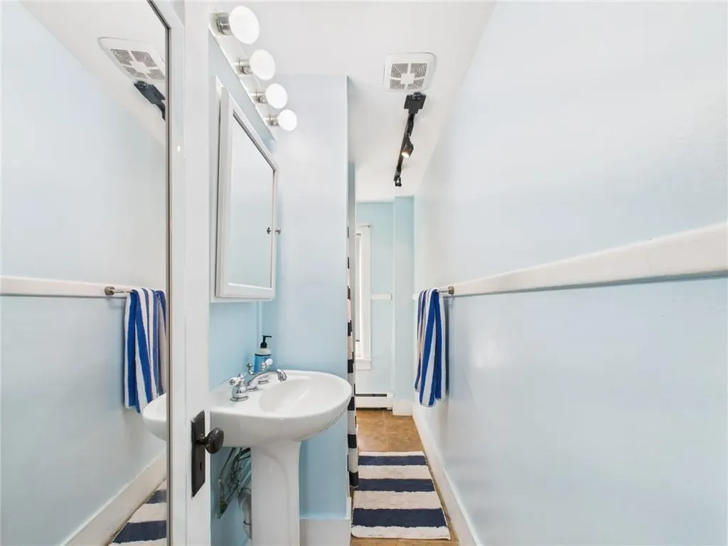 19 Remington Street Warwick RI 02888