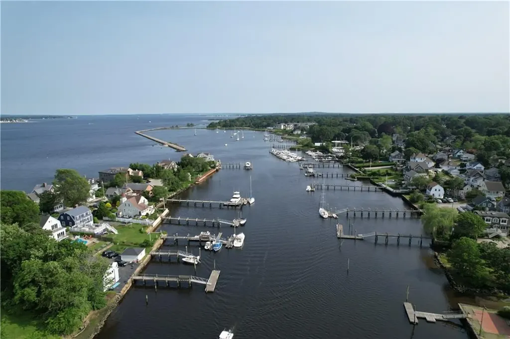 19 Remington Street Warwick RI 02888