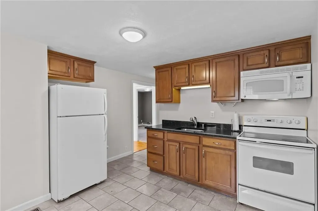 5 Sweetwater Road Warwick RI 02889