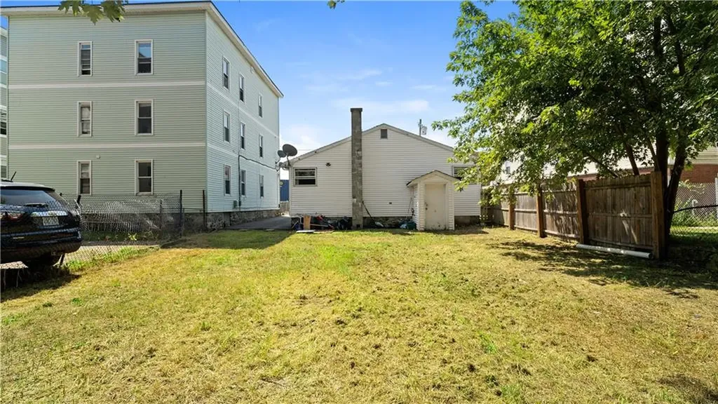 562 Privilege Street Woonsocket RI 02895