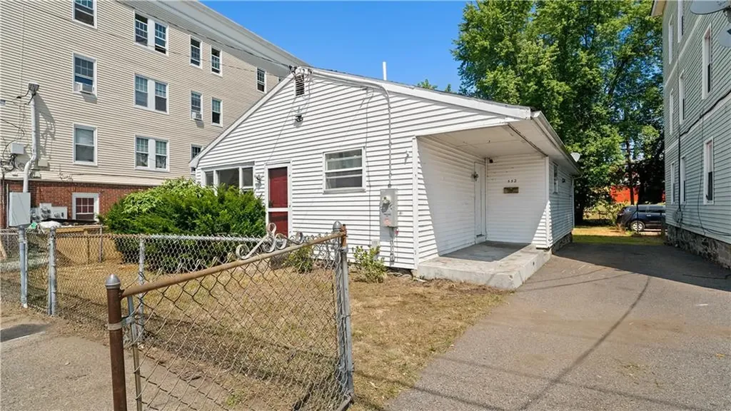 562 Privilege Street Woonsocket RI 02895