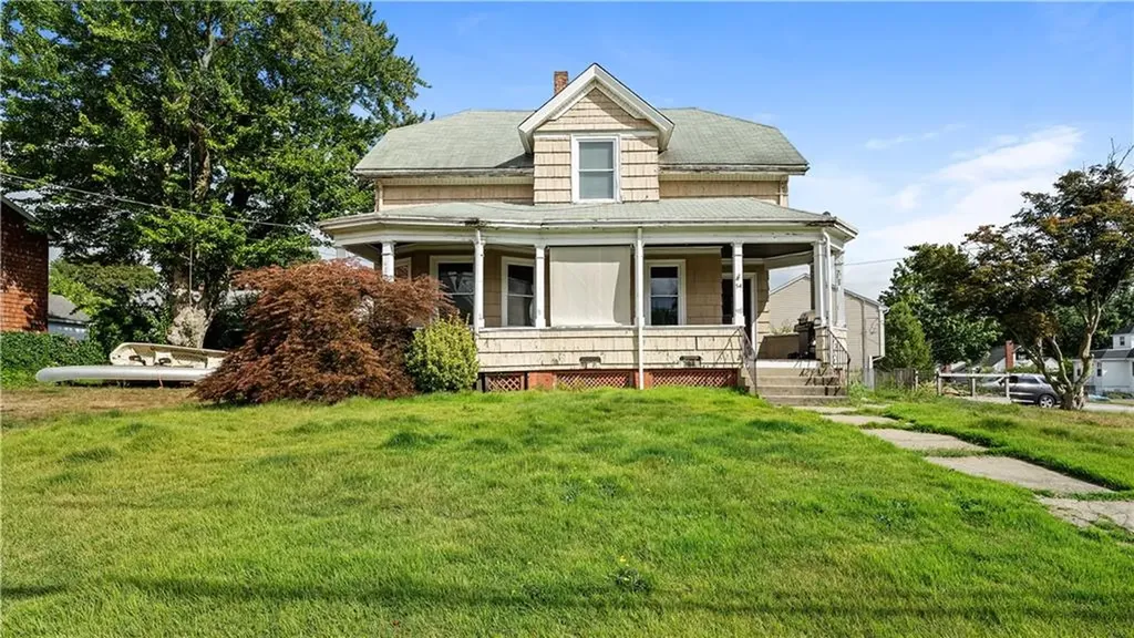 54 E Earle Street Cumberland RI 02864