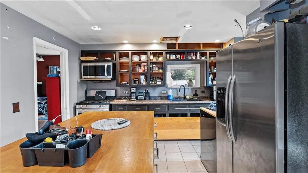 54 E Earle Street Cumberland RI 02864