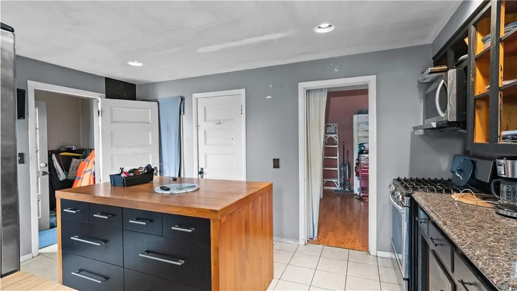 54 E Earle Street Cumberland RI 02864