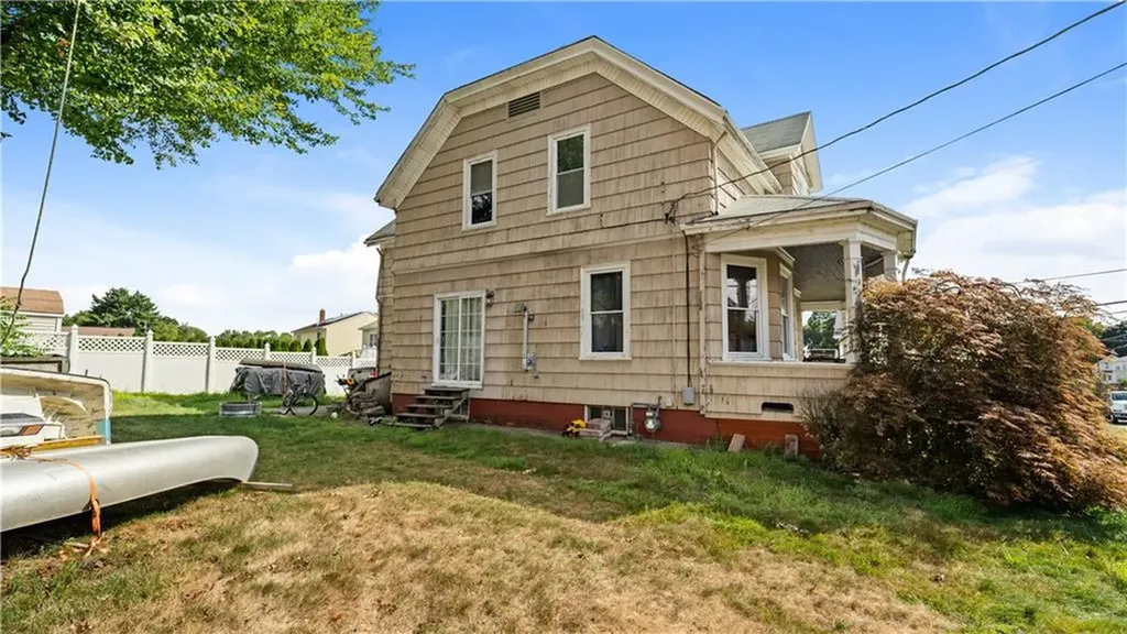 54 E Earle Street Cumberland RI 02864