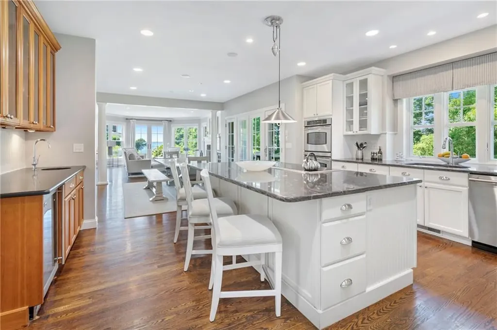 60 Van Wickle Lane Bristol RI 02809