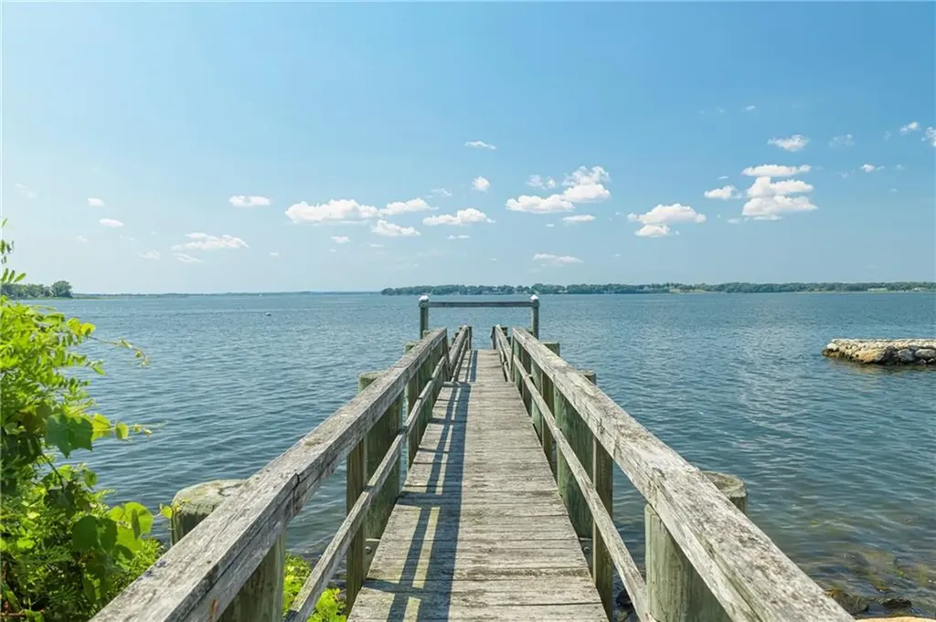 60 Van Wickle Lane Bristol RI 02809