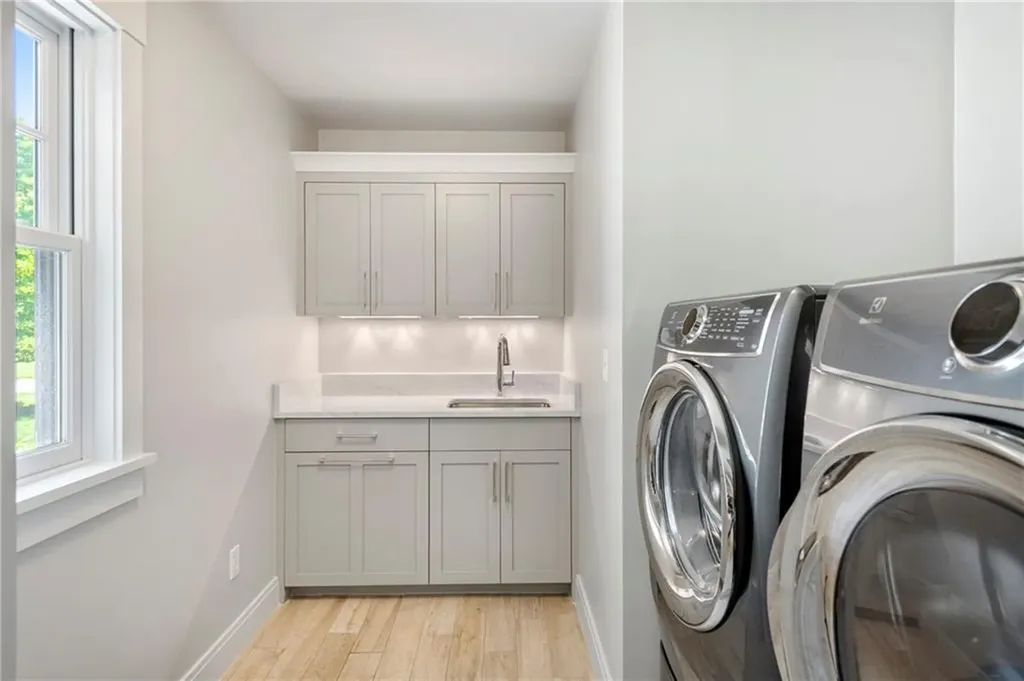 60 Van Wickle Lane Bristol RI 02809
