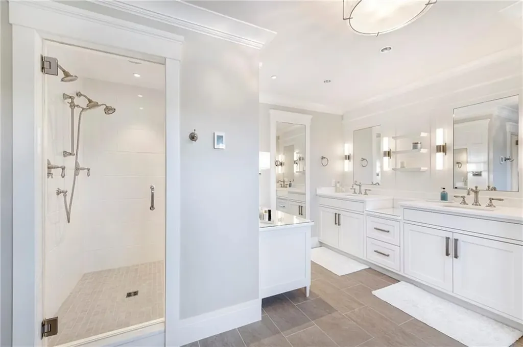 60 Van Wickle Lane Bristol RI 02809