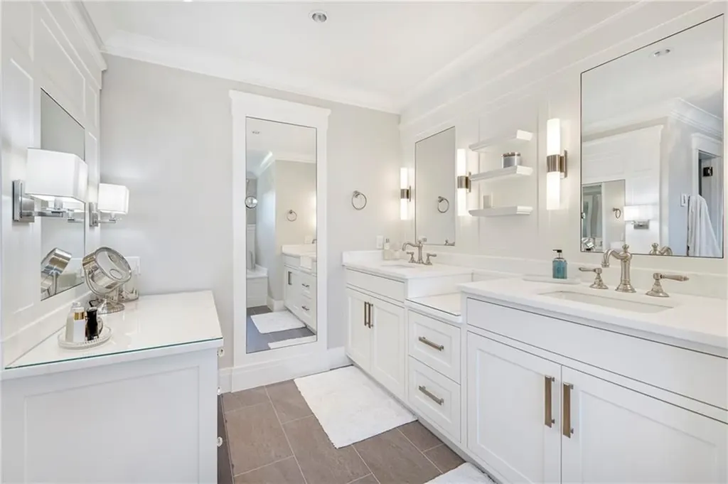 60 Van Wickle Lane Bristol RI 02809
