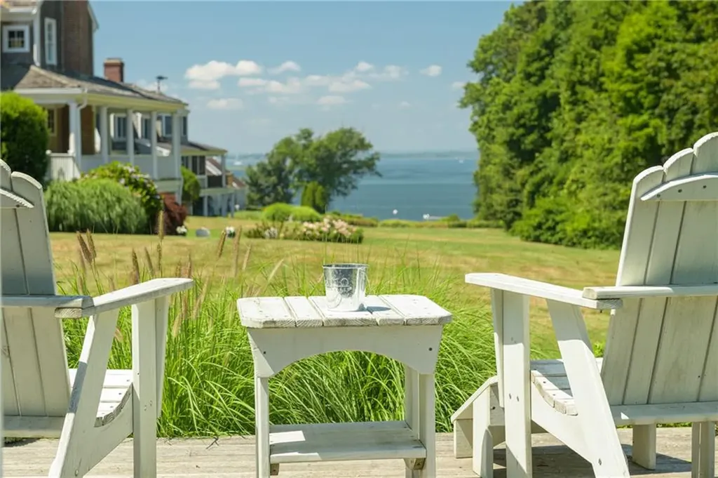 60 Van Wickle Lane Bristol RI 02809