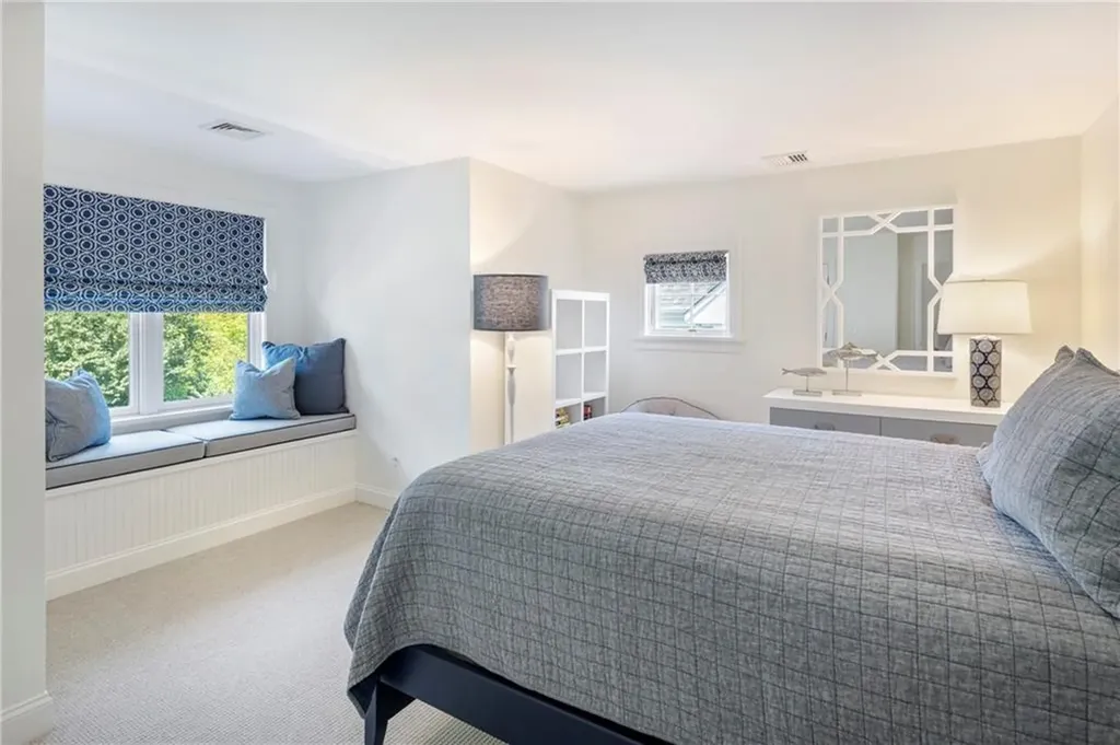 60 Van Wickle Lane Bristol RI 02809