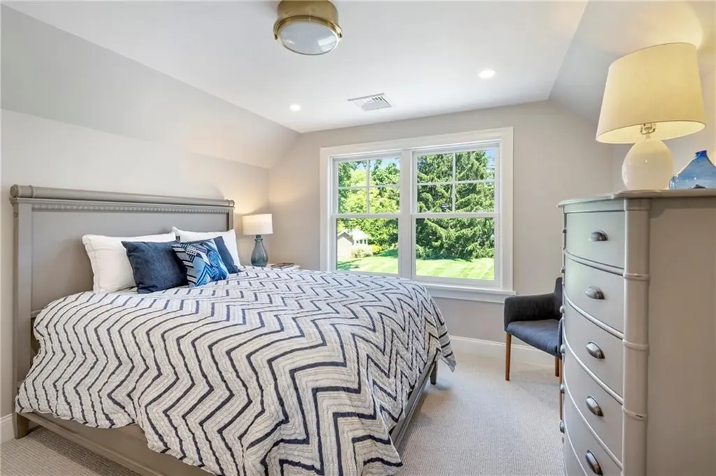 60 Van Wickle Lane Bristol RI 02809