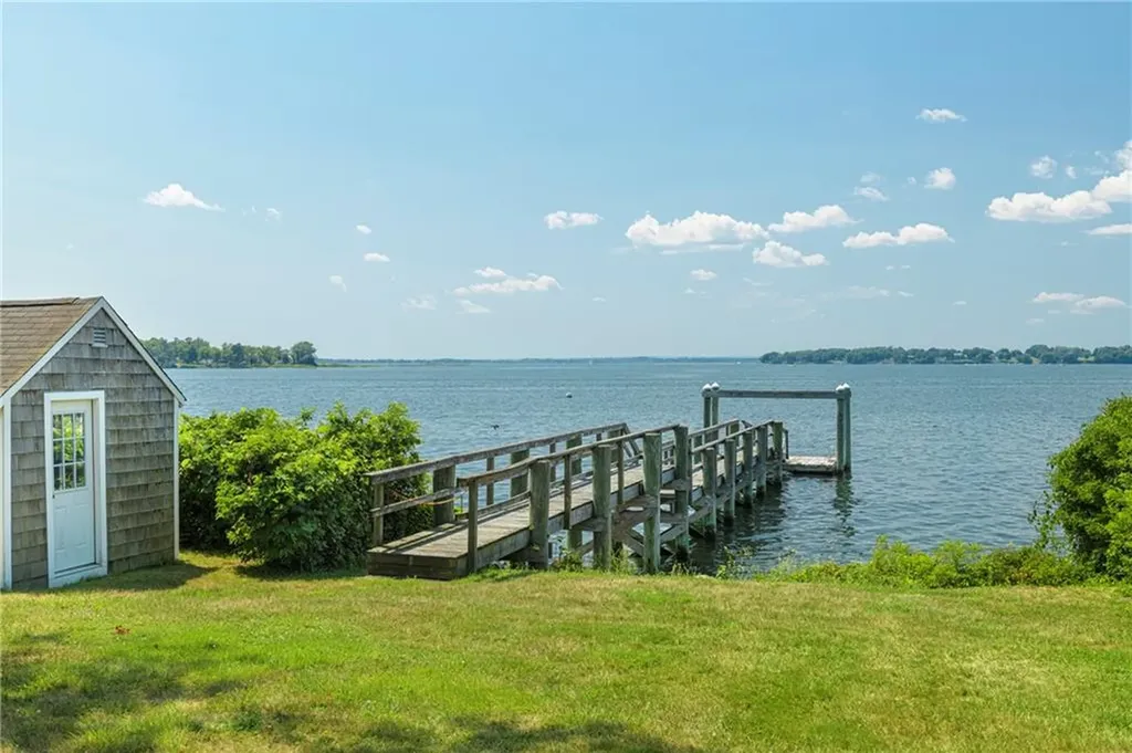 60 Van Wickle Lane Bristol RI 02809