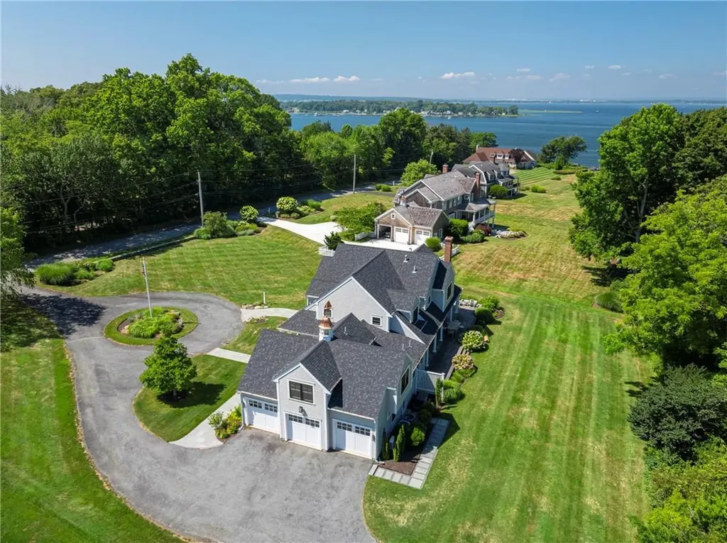 60 Van Wickle Lane Bristol RI 02809
