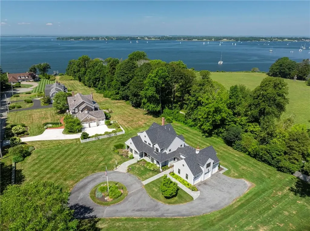 60 Van Wickle Lane Bristol RI 02809