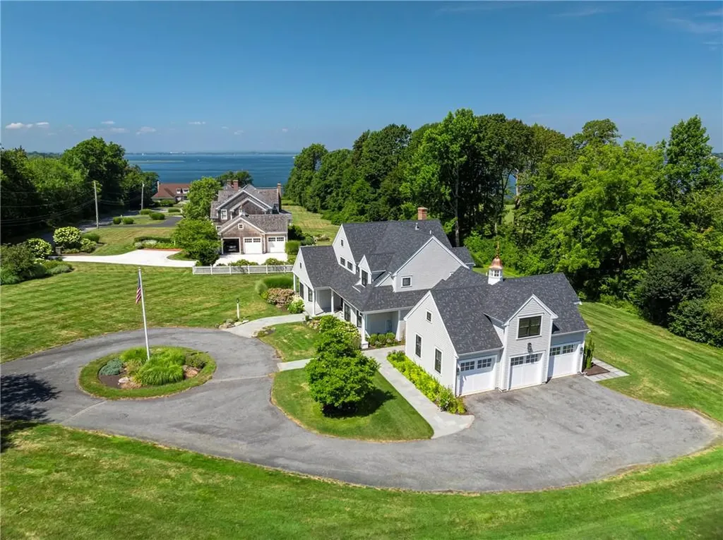 60 Van Wickle Lane Bristol RI 02809