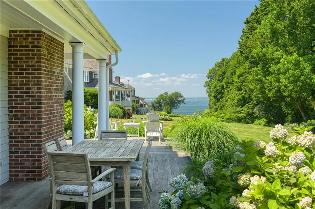 60 Van Wickle Lane Bristol RI 02809