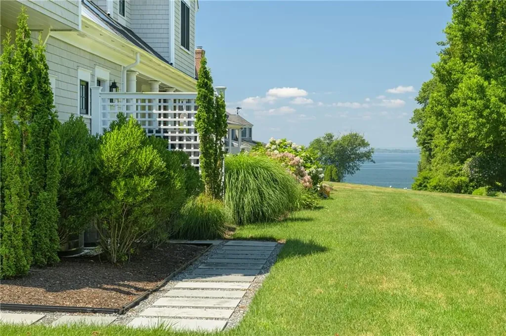 60 Van Wickle Lane Bristol RI 02809