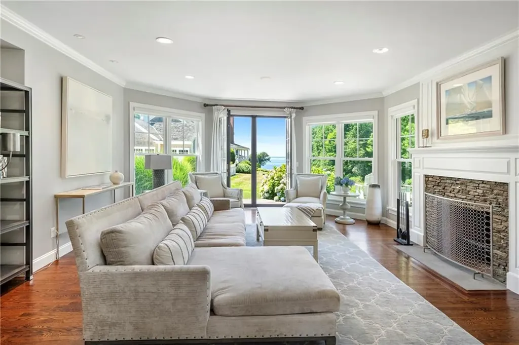 60 Van Wickle Lane Bristol RI 02809
