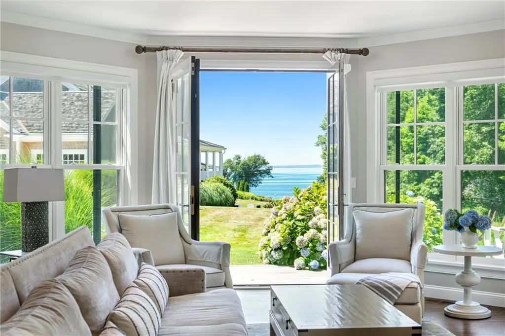 60 Van Wickle Lane Bristol RI 02809