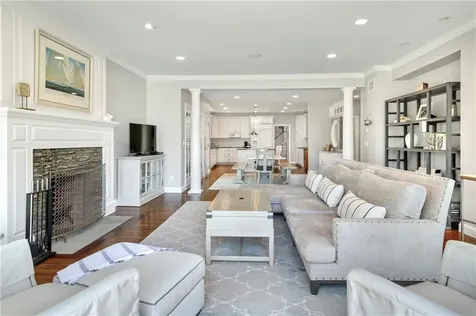 60 Van Wickle Lane Bristol RI 02809
