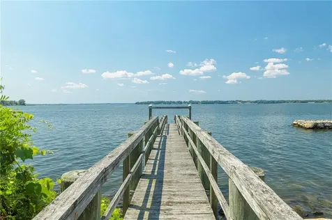60 Van Wickle Lane Bristol RI 02809