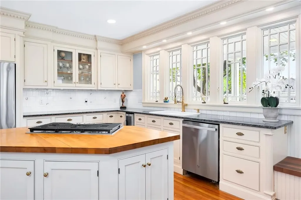 28 Elm Street Westerly RI 02891
