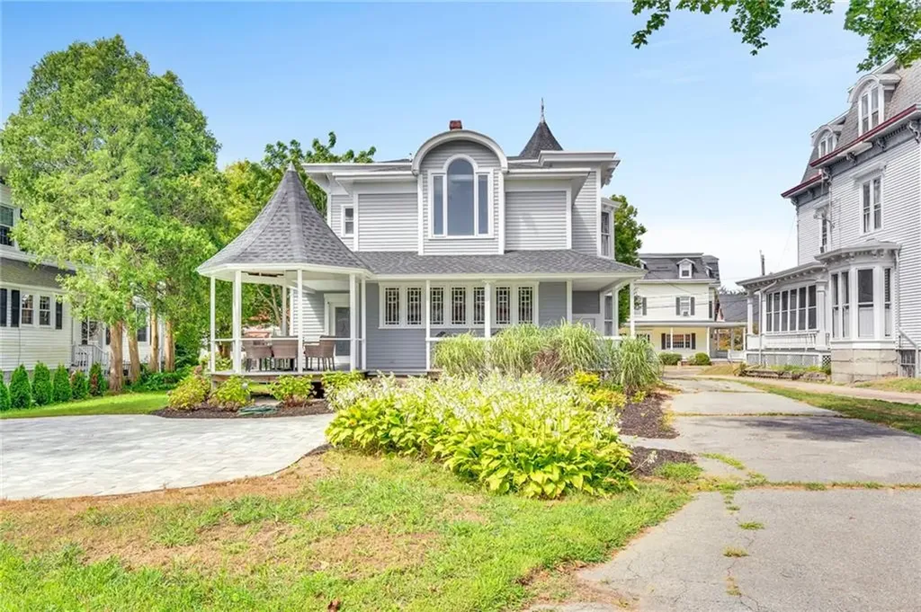 28 Elm Street Westerly RI 02891