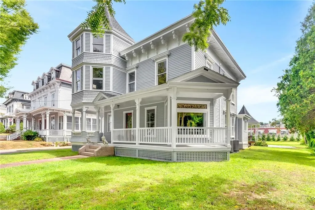28 Elm Street Westerly RI 02891